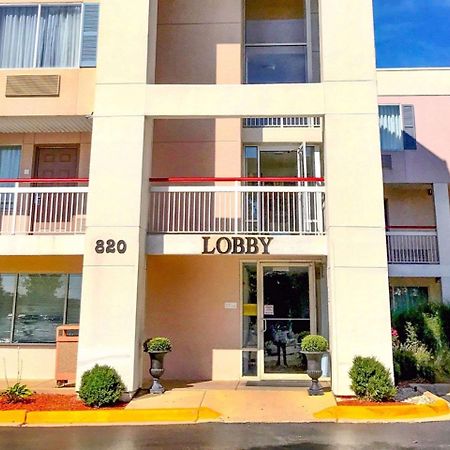 Econo Lodge Willowbrook Εξωτερικό φωτογραφία