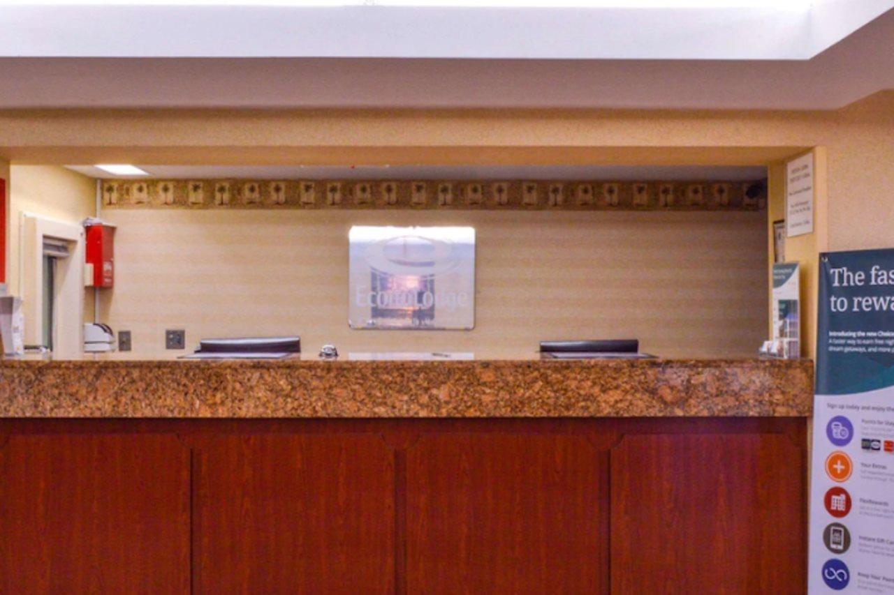 Econo Lodge Willowbrook Εξωτερικό φωτογραφία