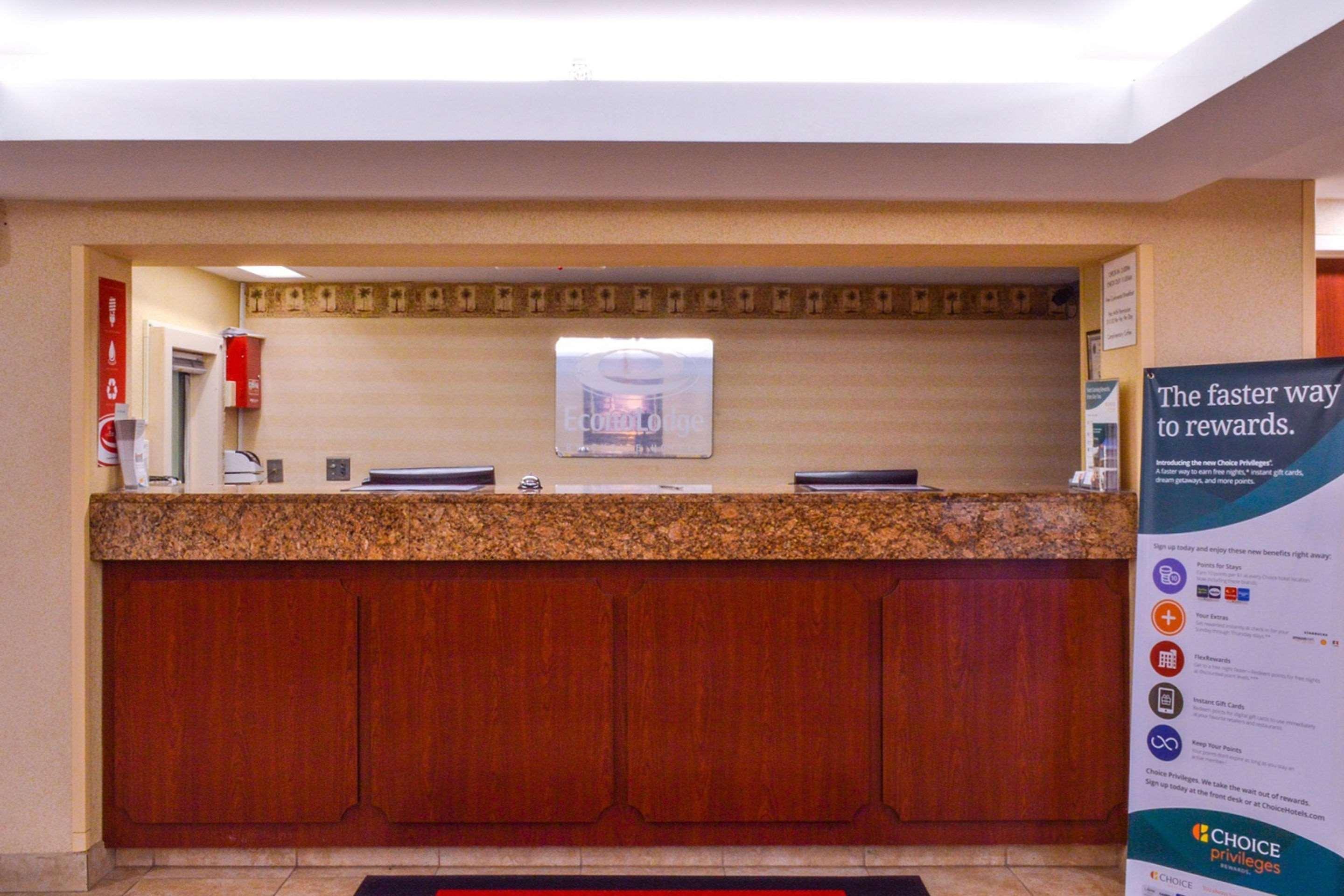 Econo Lodge Willowbrook Εξωτερικό φωτογραφία