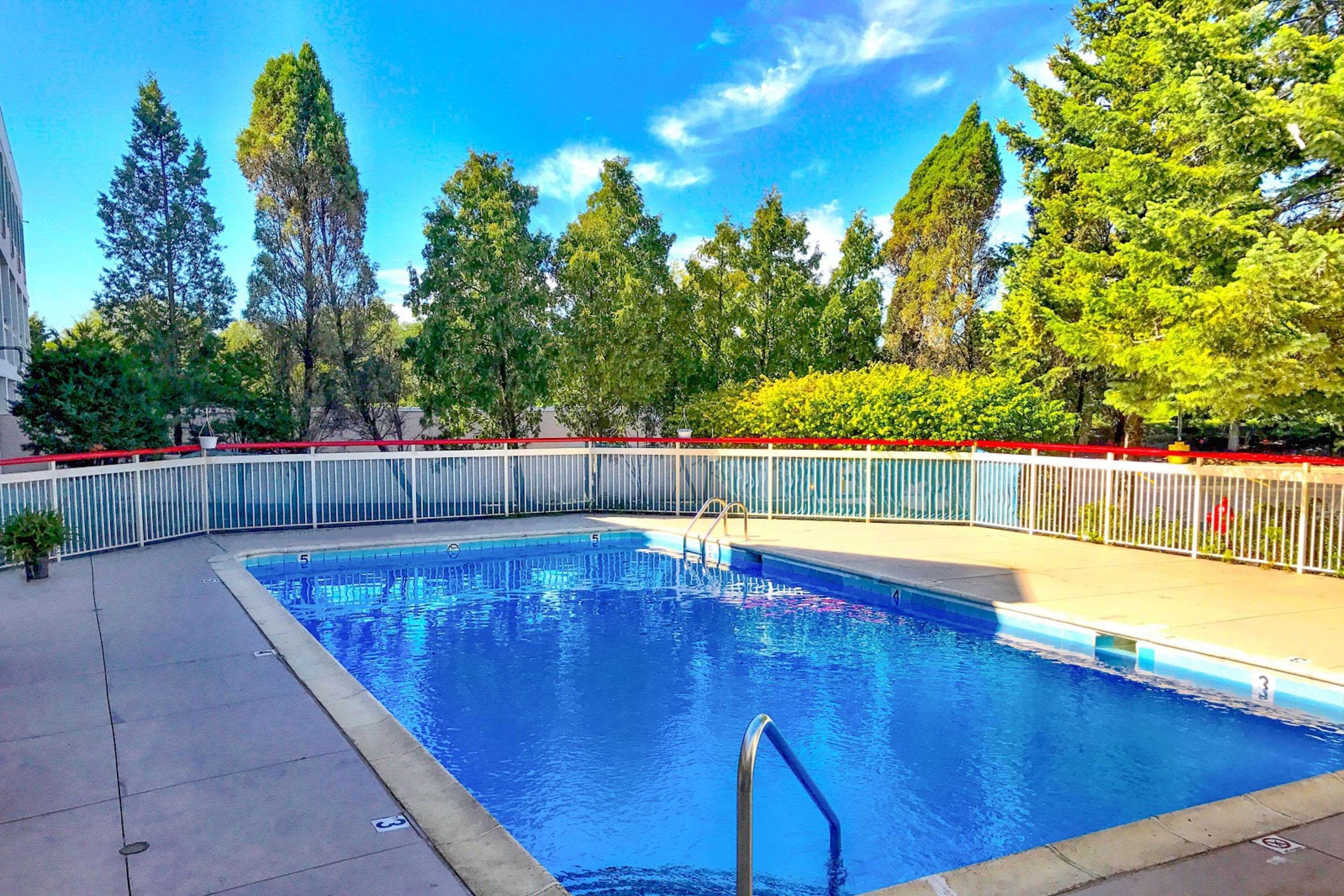 Econo Lodge Willowbrook Εξωτερικό φωτογραφία