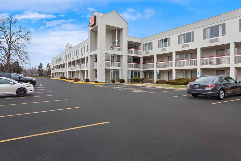 Econo Lodge Willowbrook Εξωτερικό φωτογραφία